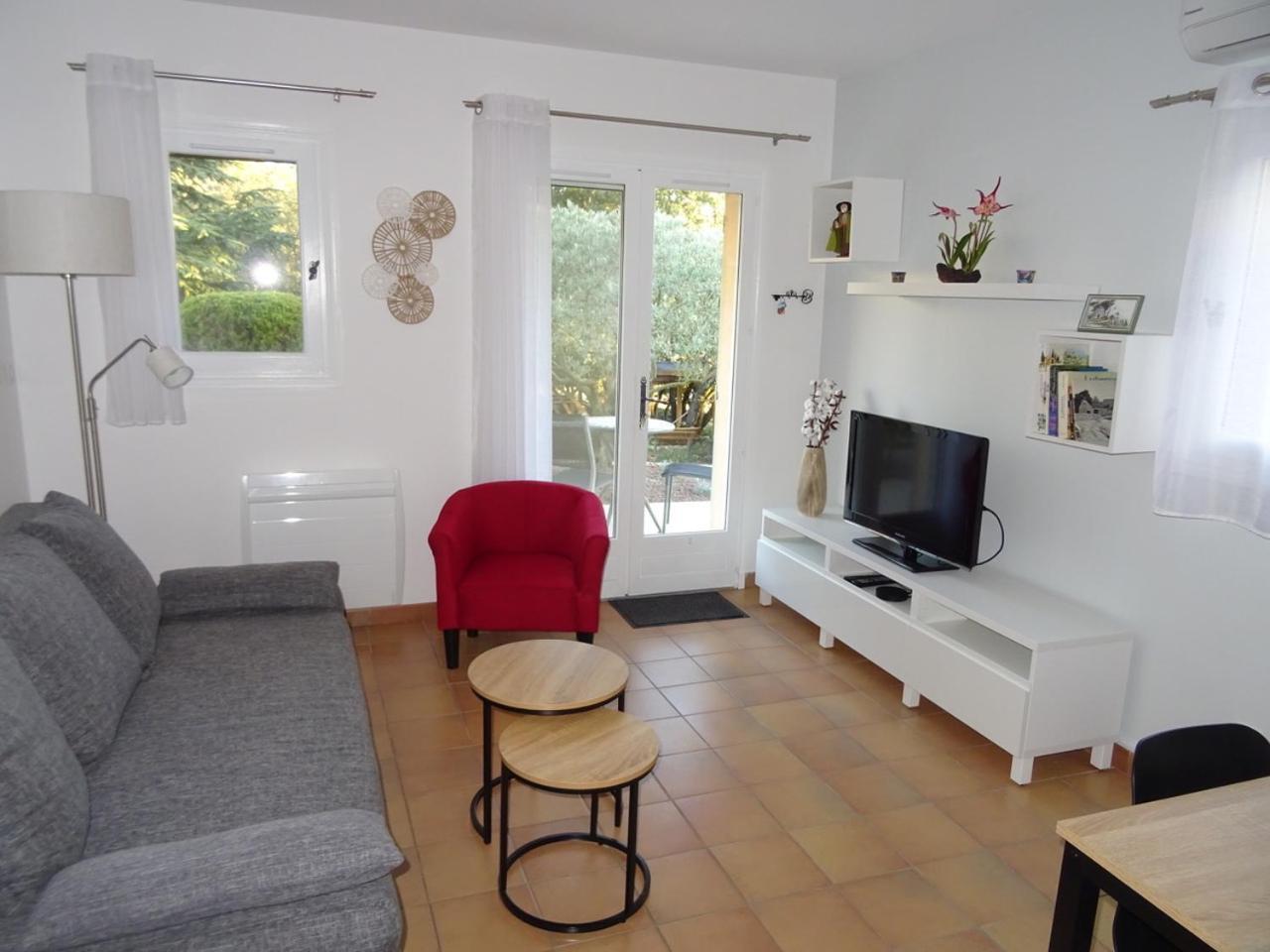Les Cistes Villa Lioux Exteriör bild