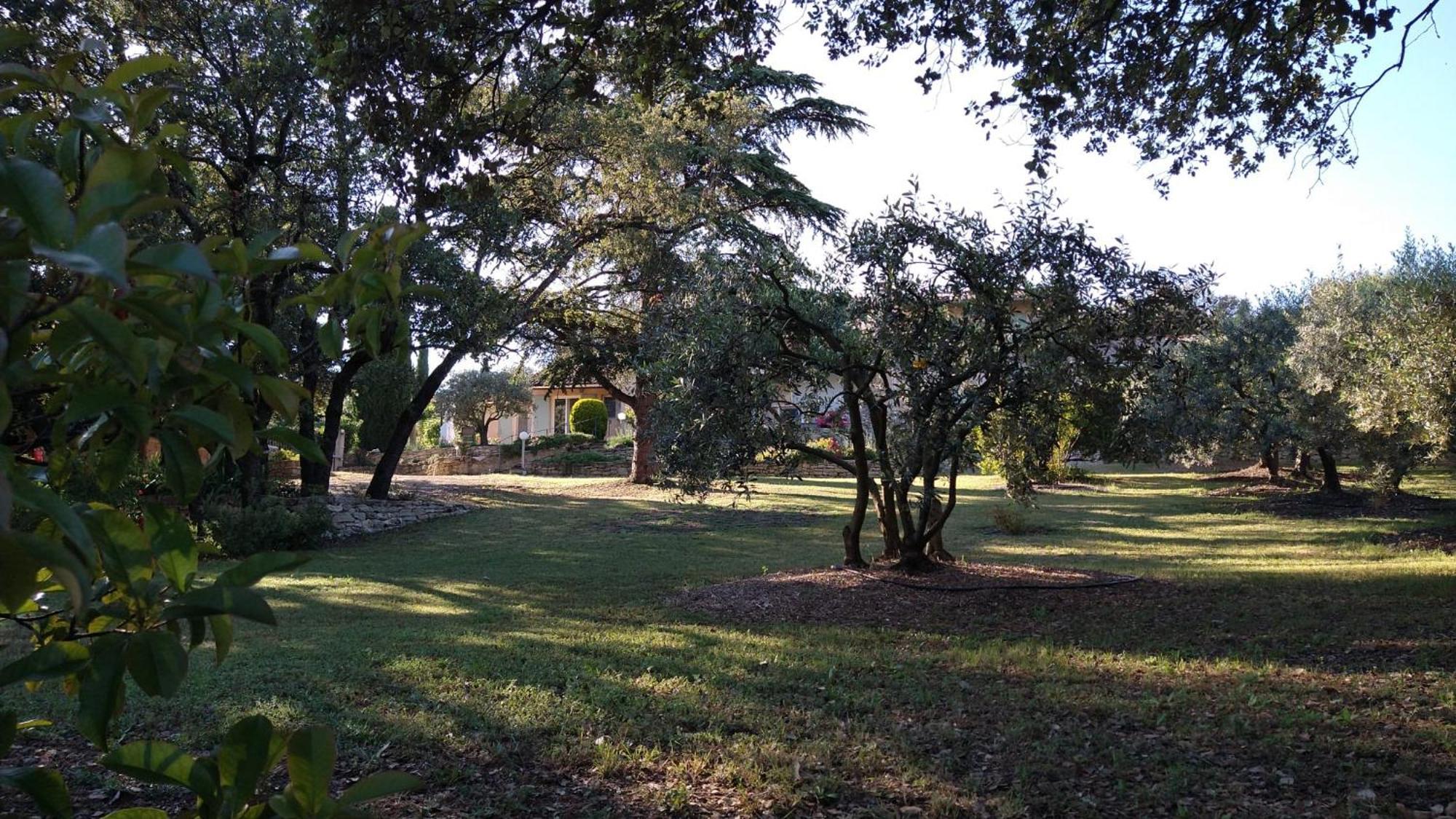 Les Cistes Villa Lioux Exteriör bild